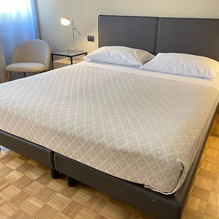 La Galleria Lodge Парма Екстериор снимка