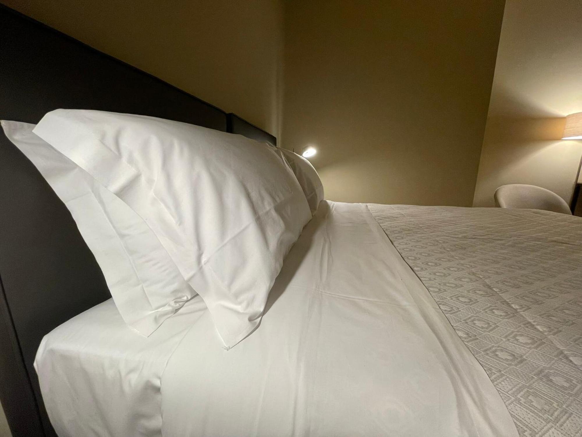 La Galleria Lodge Парма Екстериор снимка