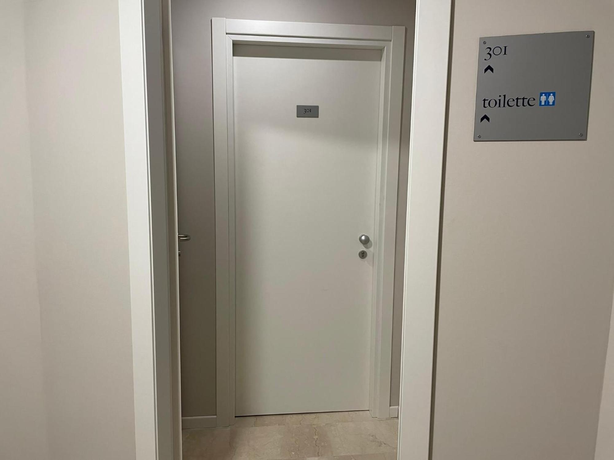 La Galleria Lodge Парма Екстериор снимка