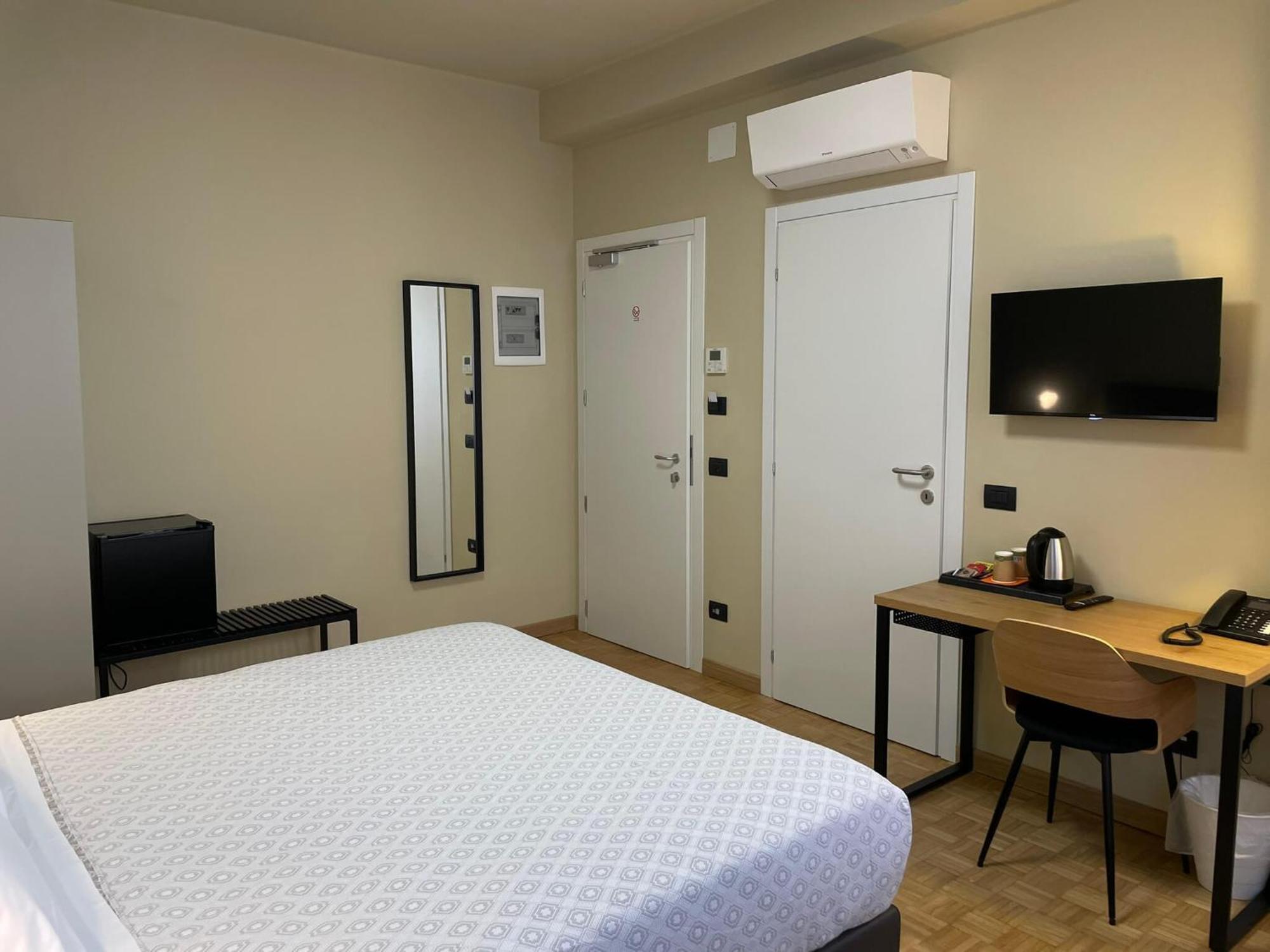 La Galleria Lodge Парма Екстериор снимка